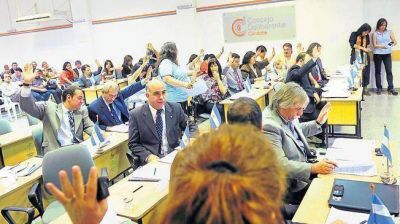 Sin apoyo radical, avalaron la suba a los municipales 