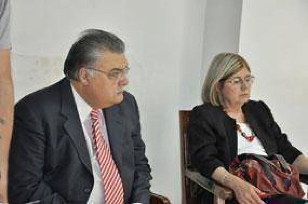 Destituyeron a una jueza por mal desempe�o