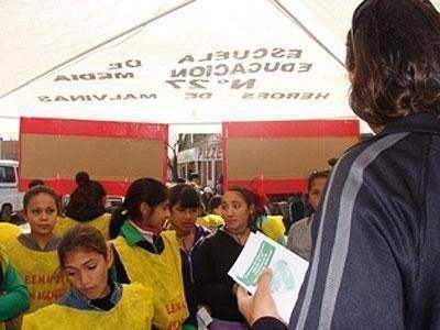 Alumnos de la Escuela 27 lanzaron una campa�a de prevenci�n del SIDA