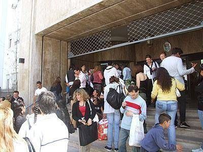 Lejos de la controversia pol�tica, reconocieron a vecinos ilustres