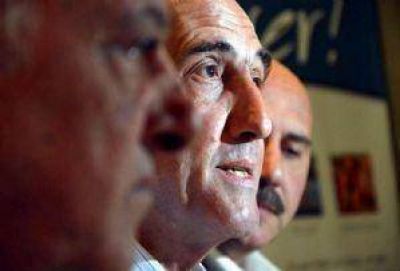 Marcha atr�s: la UCR lleva a Alfons�n 