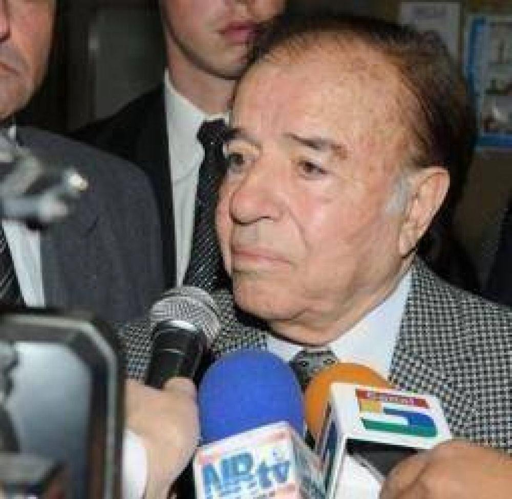 Menem pate� el tablero y ya pidi� por un tercer mandato de Beder