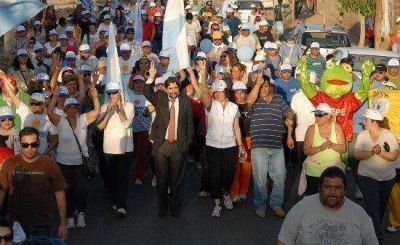 El Frente para la Victoria camin� nuevamente por la Capital 