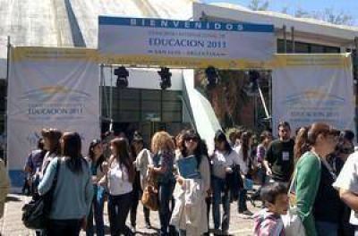  Congreso de Educaci�n: �Gobernador, de una vez por todas, qu�tenos las manos de encima�