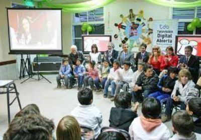 Escuela de Icalma ya tiene televisi�n digital terrestre 