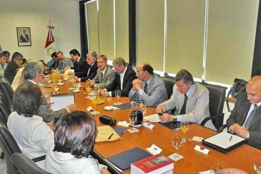 Schiaretti dijo que apoyar� a Cristina en octubre, pero reclam� fondos de C�rdoba