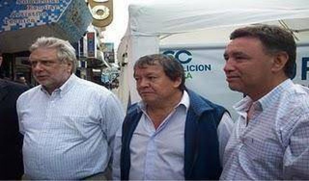 Llamb�as recorri� Quilmes junto a Lanzelotti y Garc�a 