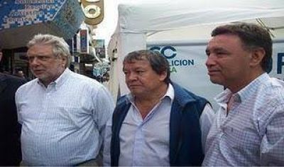 Llamb�as recorri� Quilmes junto a Lanzelotti y Garc�a 