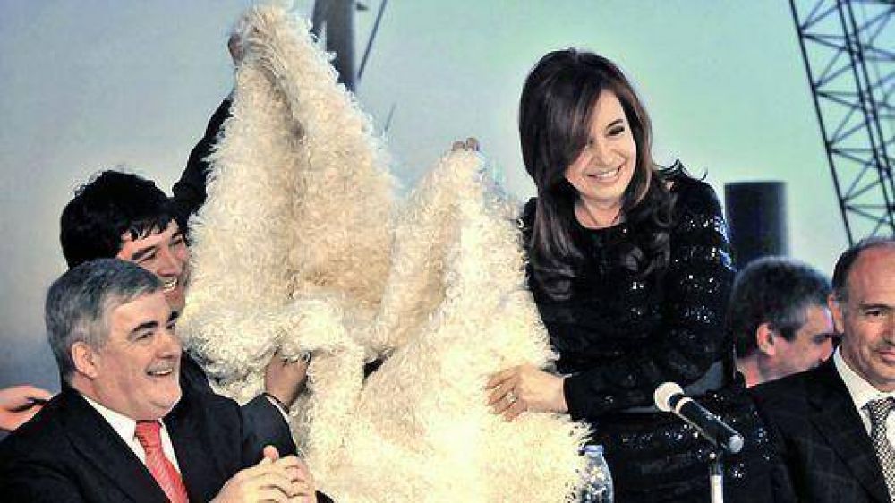 Junto a Das Neves, la Presidenta inaugur� en Chubut un parque e�lico
