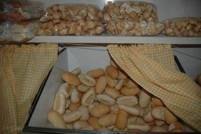 Baja el precio de la bolsa de harina, pero los valores del pan siguen altos