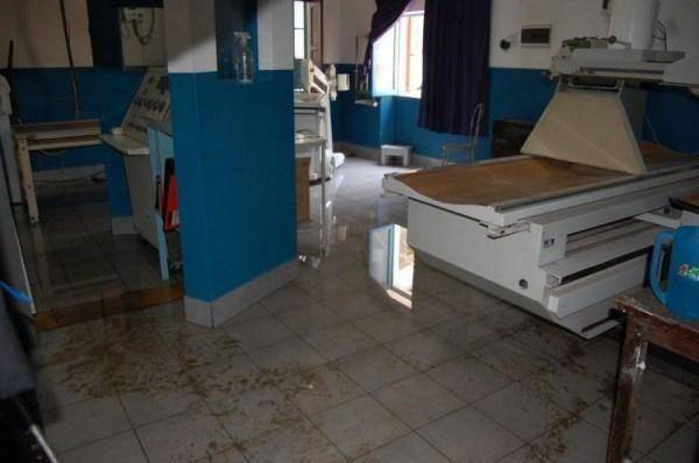 Nueva inundaci�n por taponamiento de cloaca