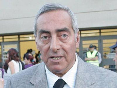 Fayad trat� de "improvisados, demagogos y canallas" a los candidatos que prometen viviendas