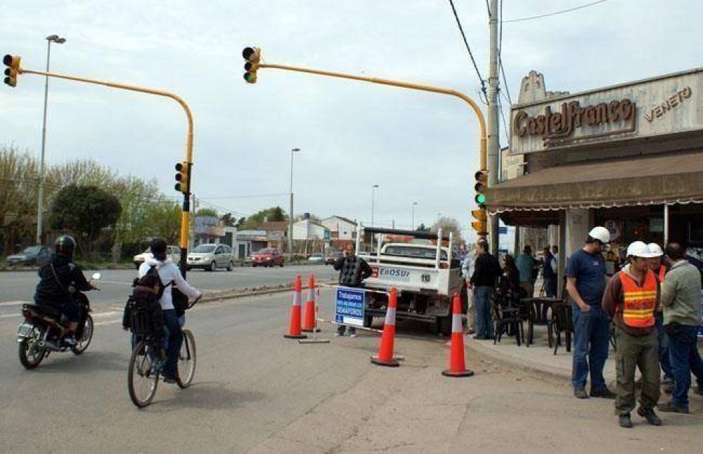 Interconectan sem�foro de avenida Luro y Ram�n Carrillo