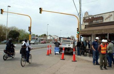 Interconectan sem�foro de avenida Luro y Ram�n Carrillo