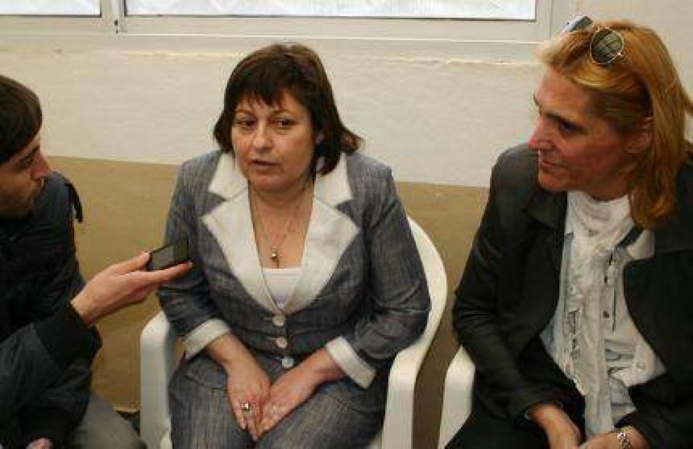 Oca�a: �Si el oficialismo consigue la mayor�a, el Congreso se transformar� en una escriban�a�.