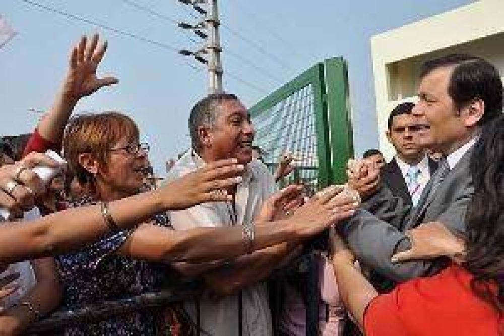 "Es imposible pensar en el futuro si no vamos mejorando los servicios esenciales