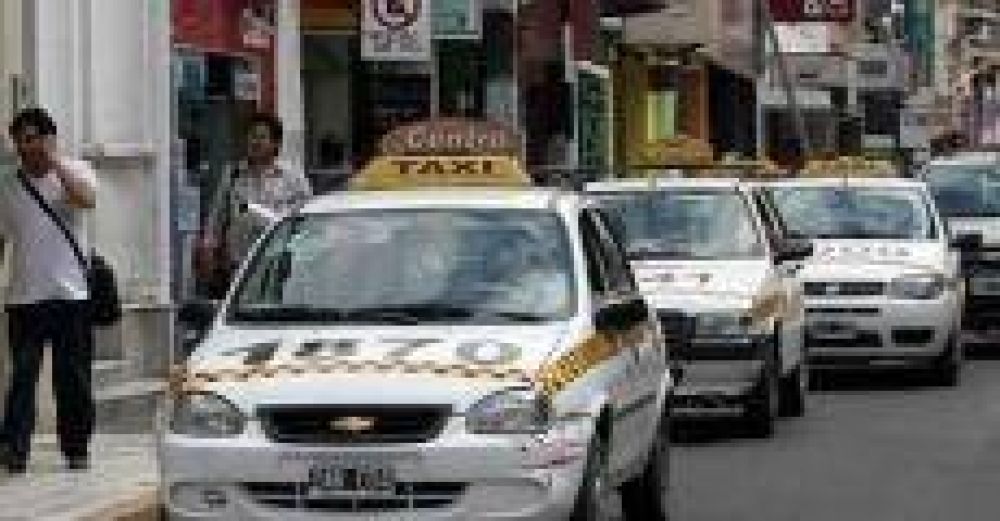 Promulgaron la nueva tarifa y ahora los taxis deben adecuar los relojes