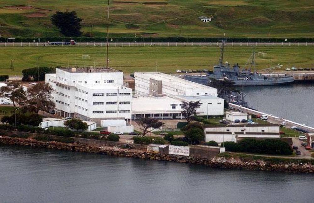 Traslado de Base Naval: incertidumbre y cr�ticas