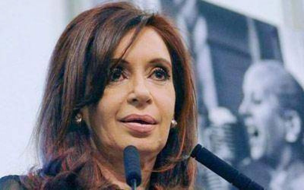  Desde Caleta Paula Cristina tambi�n inaugurar� una refiner�a en Cutral Co