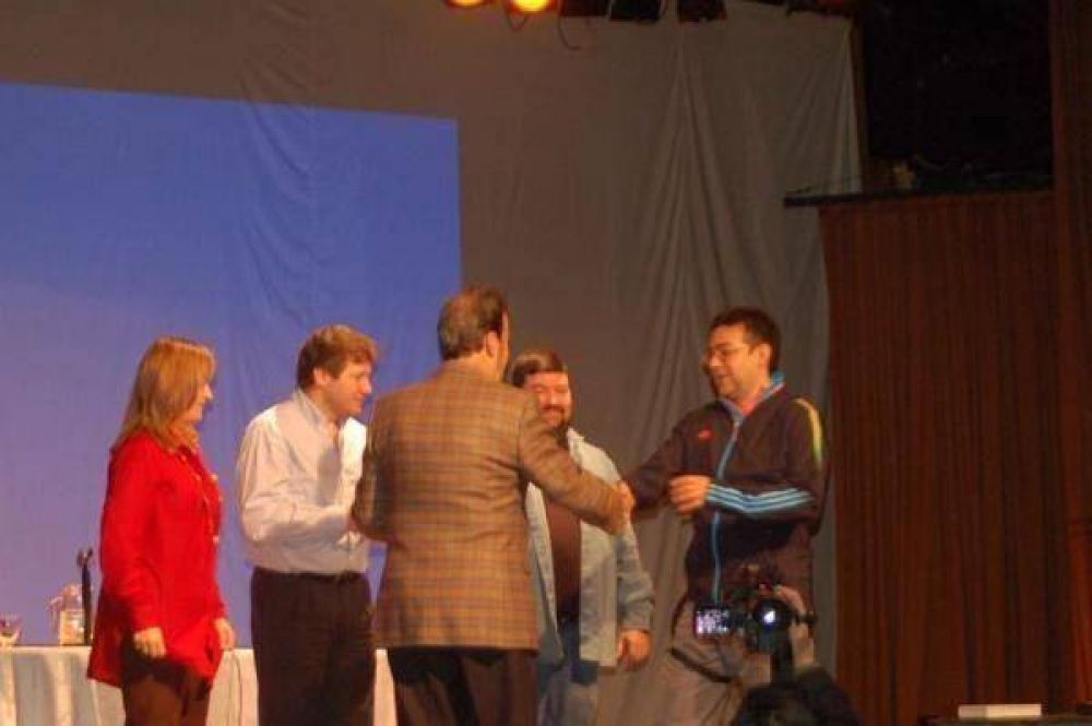 Finaliz� la Diplomatura en Autismo y Asperger con gran concurrencia de alumnos