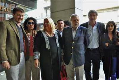 Carri� advirti� que el Gobierno buscar� la reelecci�n indefinida
