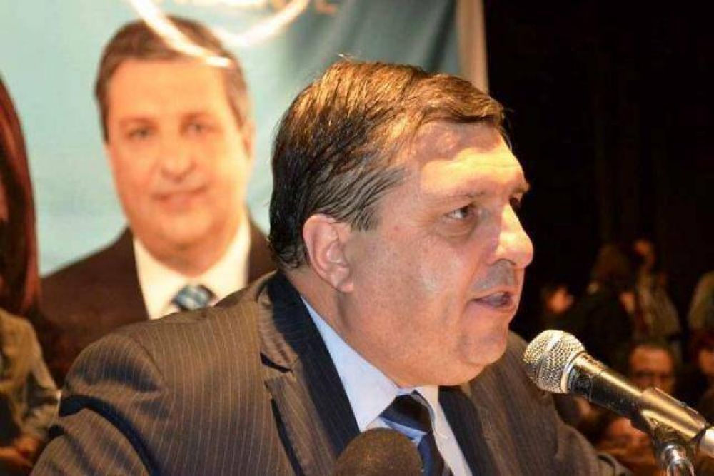 Base Naval: �Me sent� operado por los medios�
