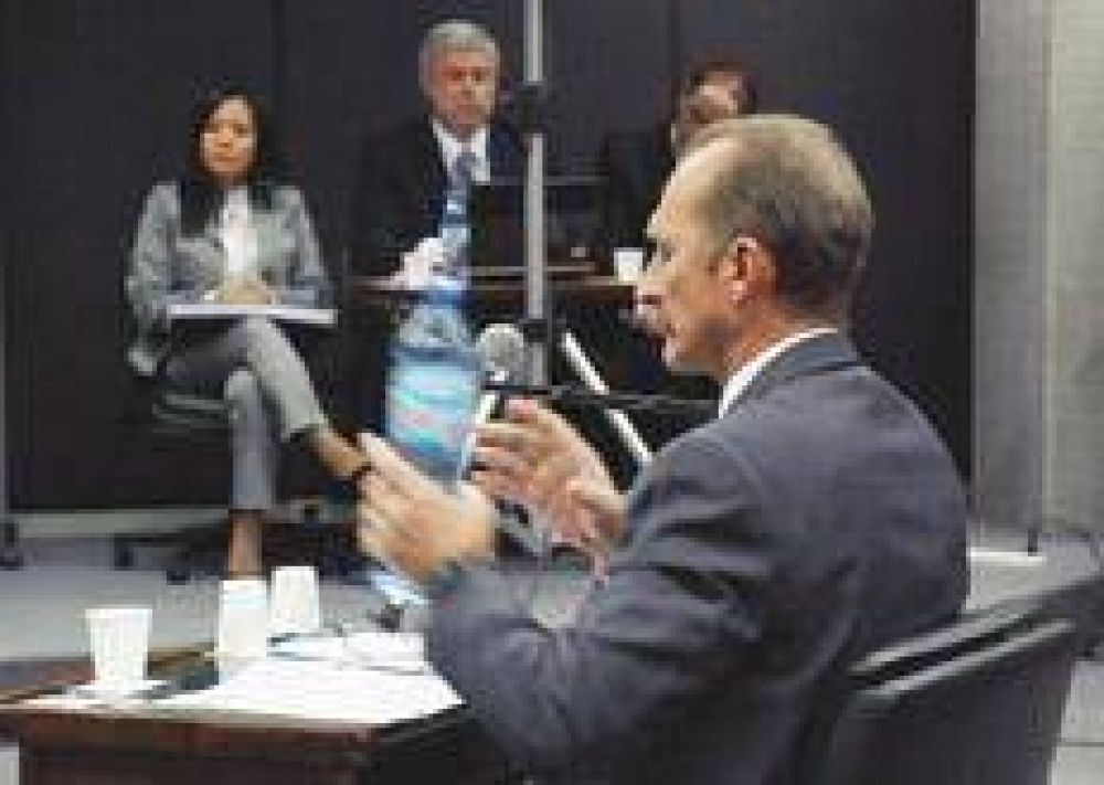 Piden captura internacional para el represor Duret