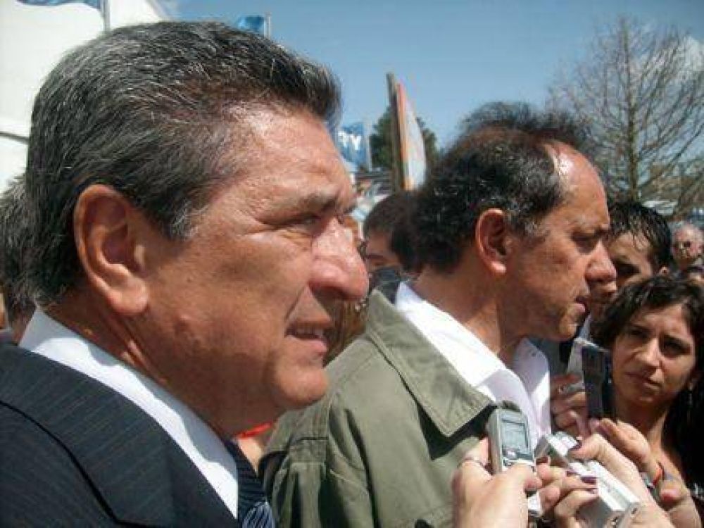 Daniel Scioli visit� Berisso: �Esta fiesta es un logro del intendente�