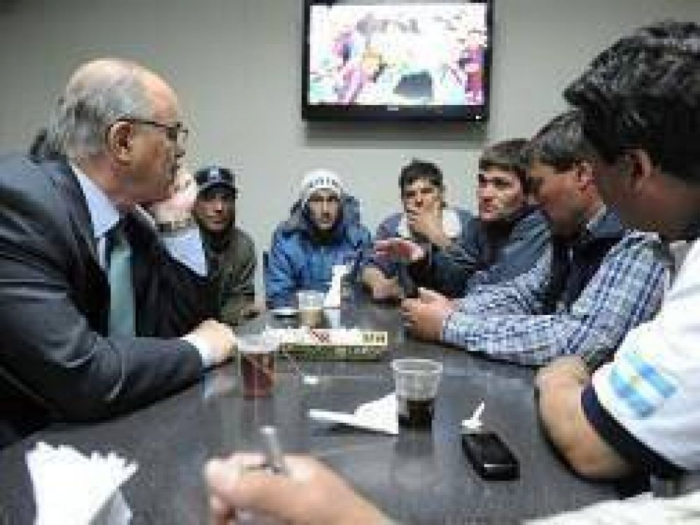Salto: Tomada destrab� el bloqueo de camioneros de Moyano
