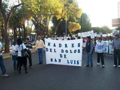 Se encadenaron en San Luis y Villa Mercedes para pedir justicia