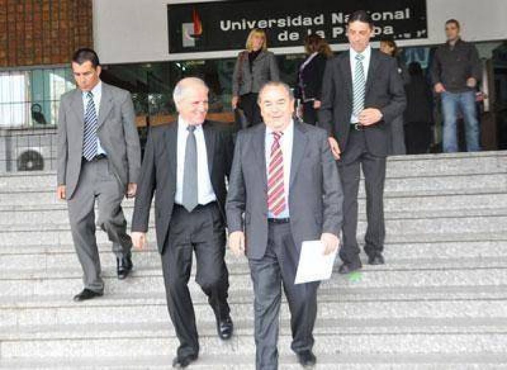 Plus: "Hasta diciembre no habl�bamos de salarios y salen con esto", se quej� Jorge