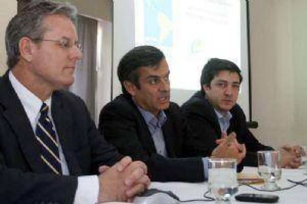 Rosales apunt� contra sus rivales y la mediocridad