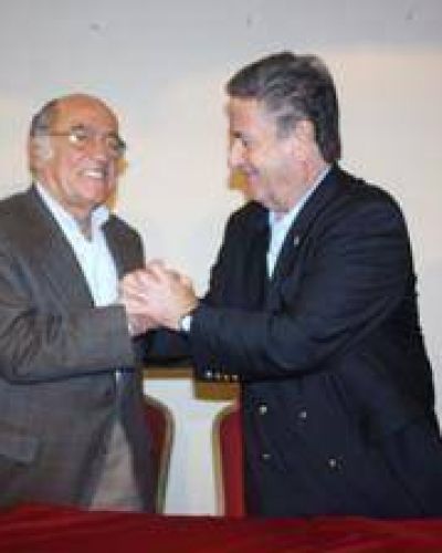 Duhalde llega a Corrientes para apoyar a su amigo Pocho