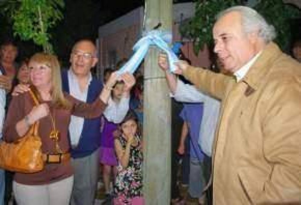 Inauguraron nueva obra de alumbrado p�blico en zona de Concepci�n