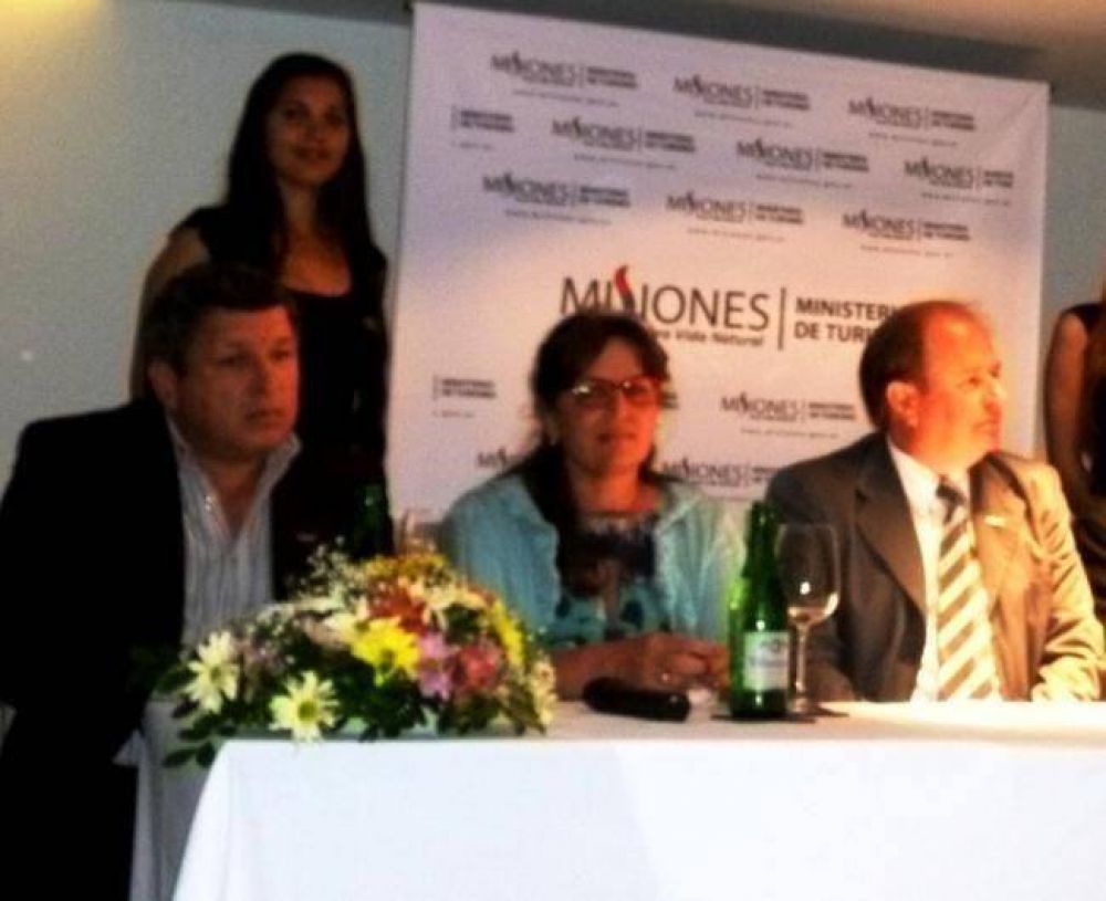 La primera muestra de turismo Ac� Nom�s Iguaz� se lanz� en Posadas