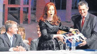 Cristina evit� alusiones a la campa�a