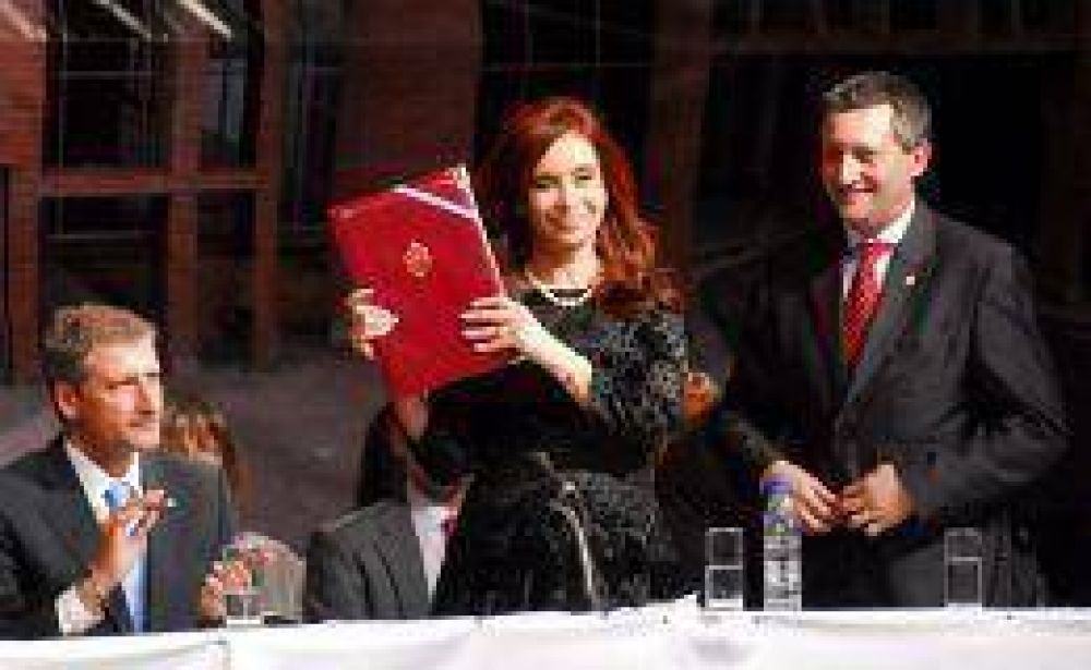 Sin Schiaretti y De la Sota, Cristina inaugur� un hospital en C�rdoba