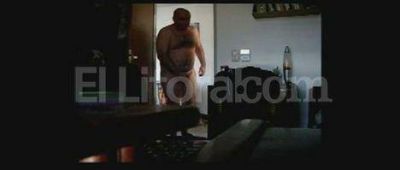 Rosario: liberaron al intruso nudista y los vecinos se preocupan