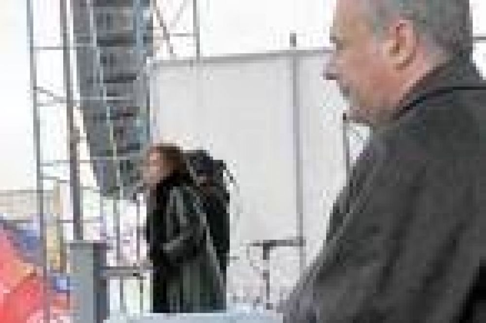 Buzzi: �El pa�s avanza hacia un programa de industrializaci�n con generaci�n de empleo genuino�