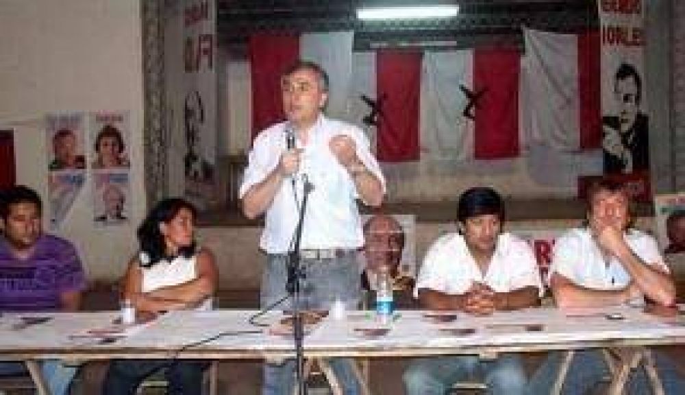 Morales con los candidatos de Ledesma y Santa Clara