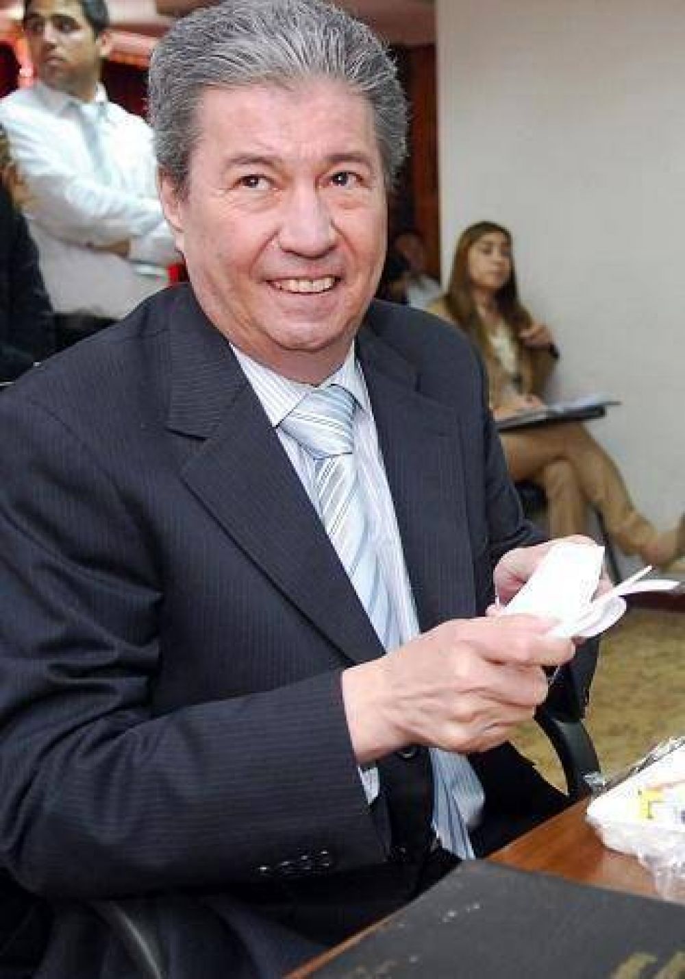Diputados: sellaron acuerdo para no tratar desafuero de Barrionuevo