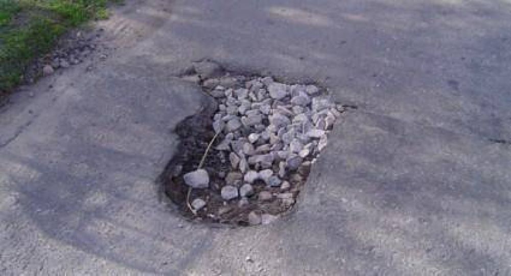 Barrio Constituci�n: denuncian que grandes baches �decoran� las calles del sector