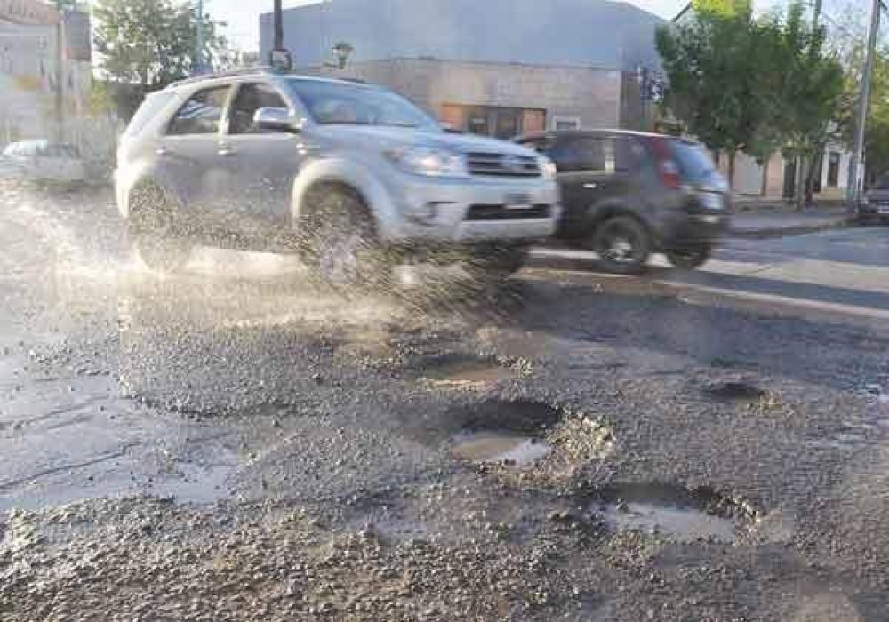 El municipio arregla 30 baches por d�a en promedio en la ciudad