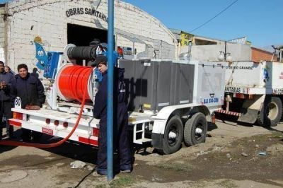 Obras Sanitarias present� equipamiento para el servicio de desobstrucci�n de redes
