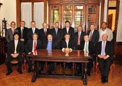 Polo Farmac�utico: firmaron contrato para empezar las obras