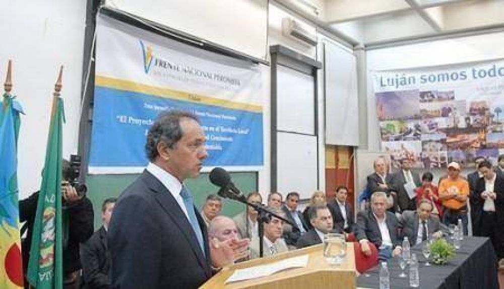 Scioli particip� en la UNLu de la 7ma.Jornada del Frente Nacional Peronista