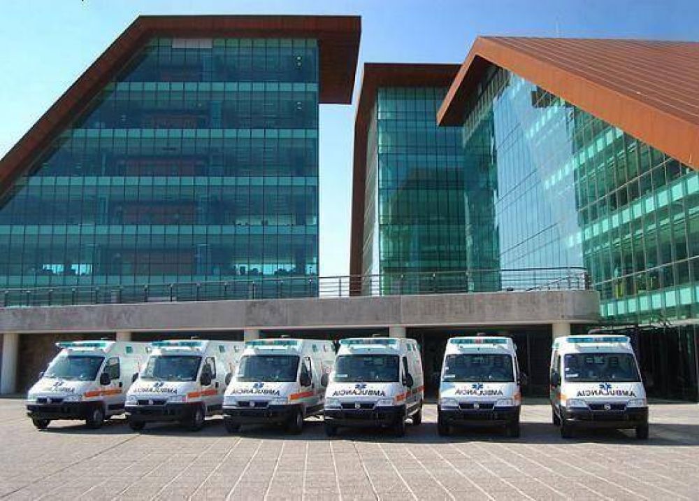 El Ministerio de Salud hace entrega de ambulancias nuevas en el interior Provincial