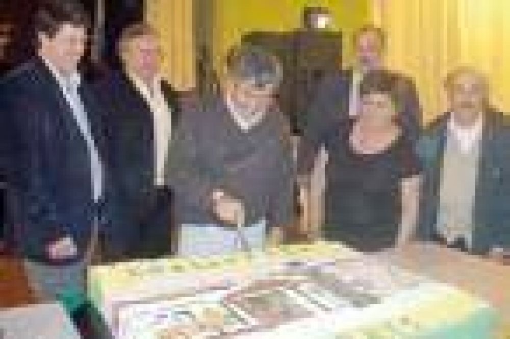Vialidad Provincial festej� en Gobernador Gregores