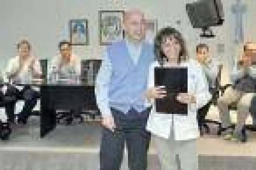 Personal de la salud recibi� terrenos fiscales