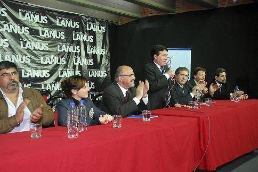 D�AZ P�REZ Y TOMADA LANZARON EL PROGRAMA JOVENES POR M�S Y MEJOR TRABAJO